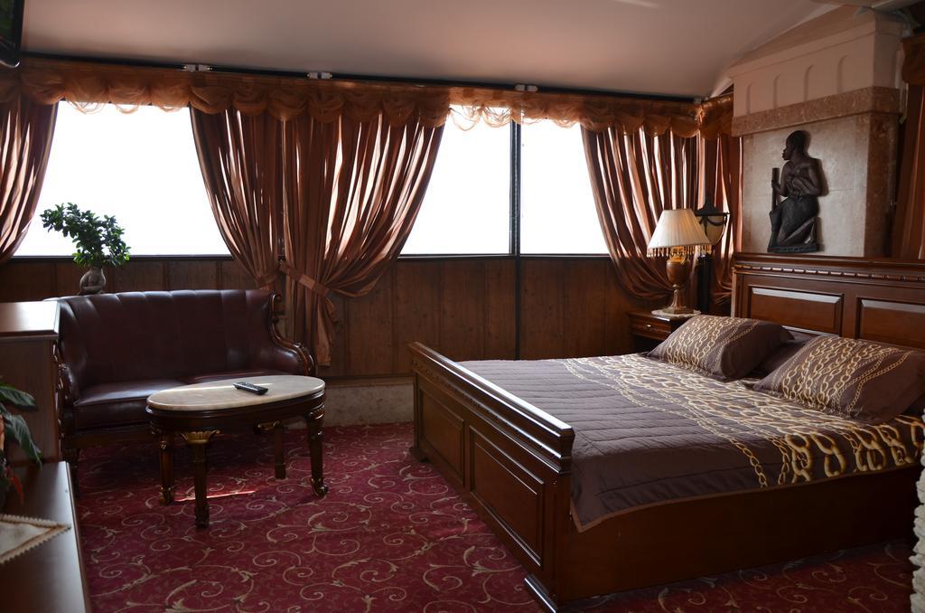Boutique Hotel Boris Palace & Restaurant Płowdiw Zewnętrze zdjęcie